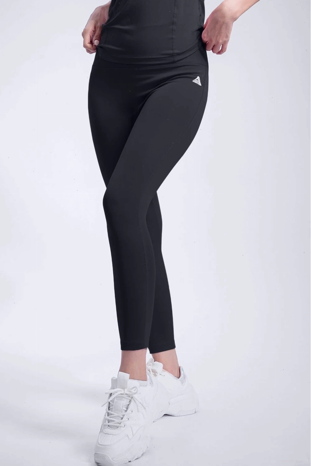 Áo bra thể thao nữ màu đen