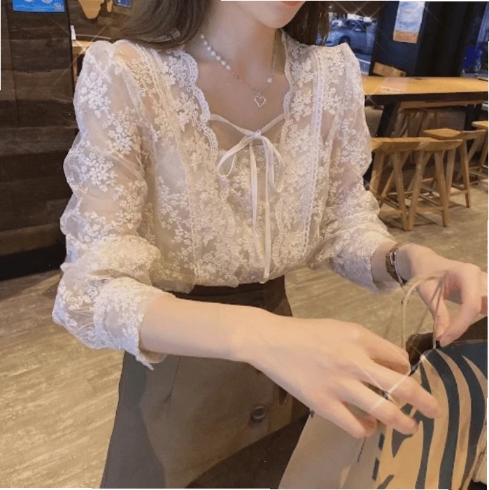 Áo có thiết kế dập ly cho người vai xuôi