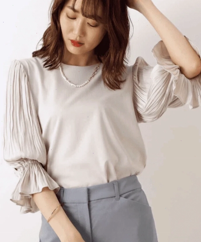 Áo croptop phối áo khoác ngoài cho người vai xuôi