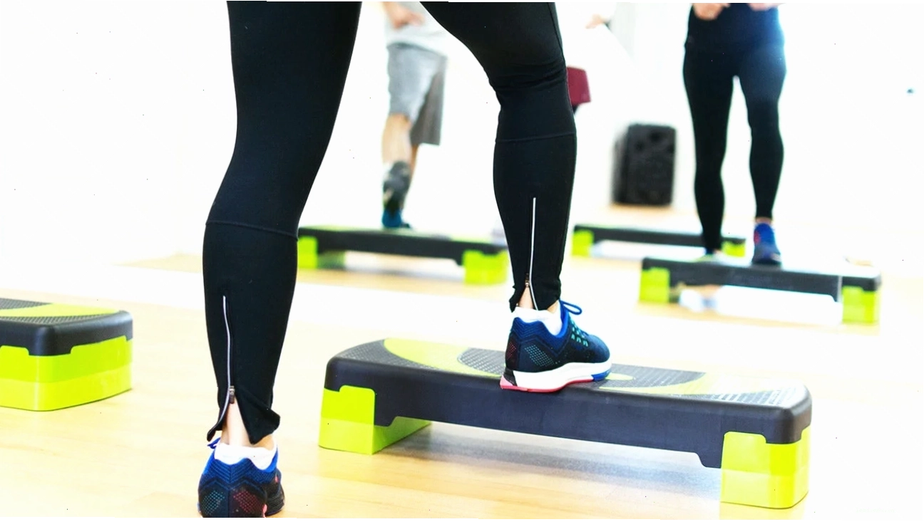 Bài tập Toe Taps trong chuỗi Pilates