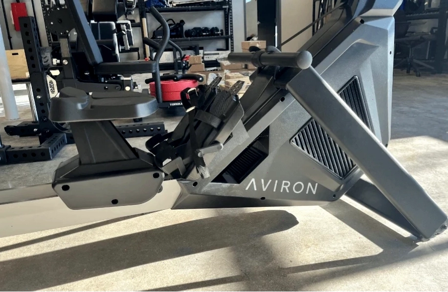 Bánh đà không khí và từ tính của Aviron Strong Go Rower