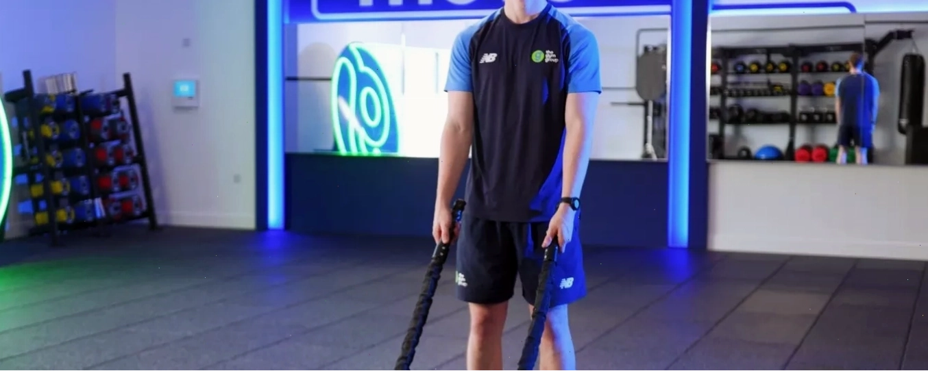 Battle Ropes Waves - Động tác tập luyện với dây Battle Ropes