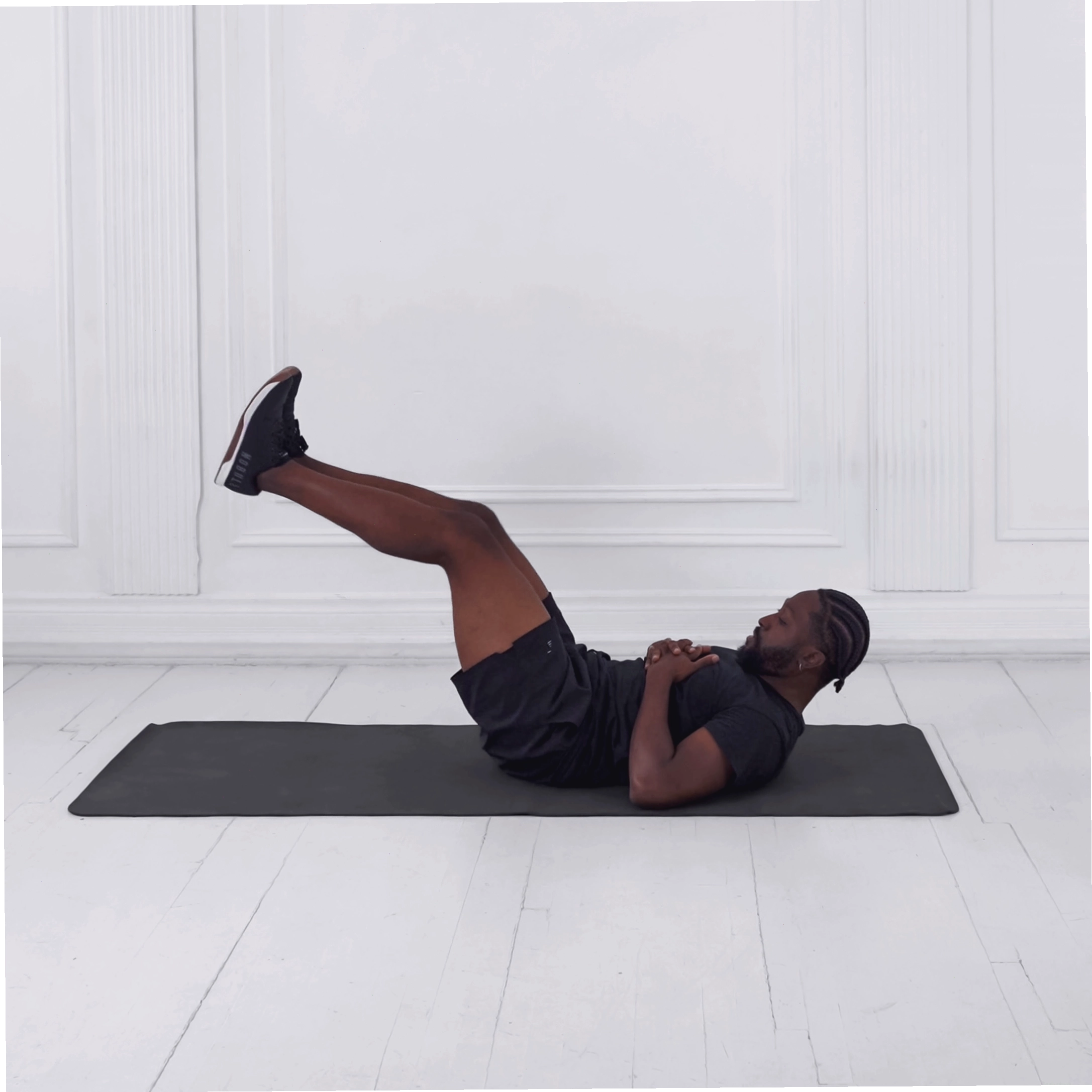 Biến thể Scissor Kick với dây kháng lực
