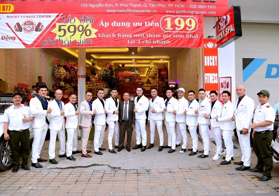 Các lớp học nhóm tại Rocky Fitness Center