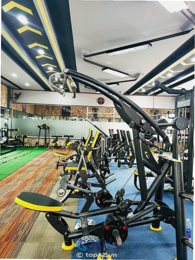 CLB Gym Tài Nguyên Dĩ An với không gian rộng rãi và thiết bị hiện đại
