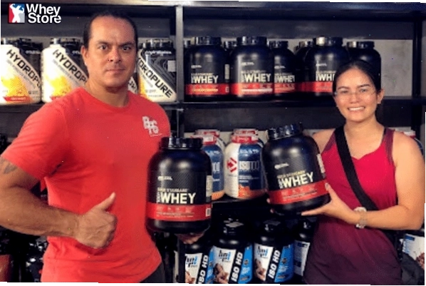Cửa hàng Wheystore Đà Nẵng trưng bày sản phẩm whey protein đa dạng