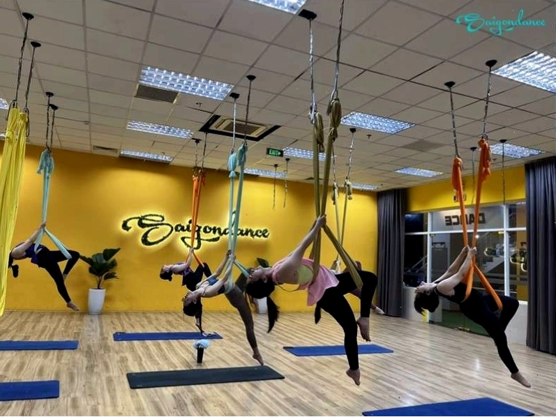 Đối tượng phù hợp với yoga bay