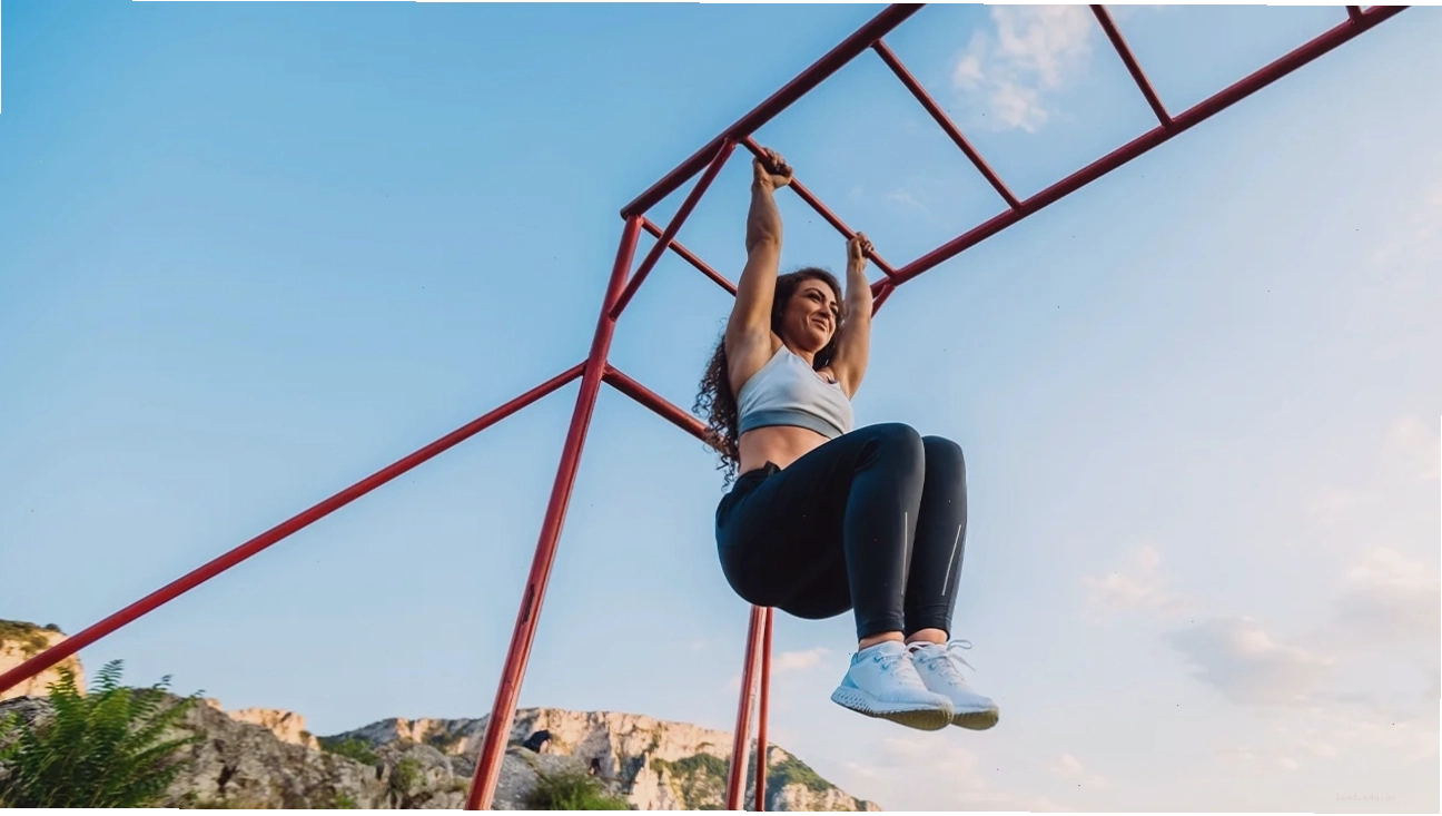 Hình ảnh minh họa động tác hanging knee raise