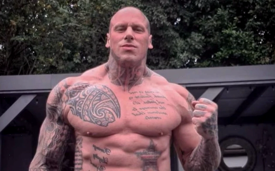 Hình ảnh quảng bá phim có Martyn Ford