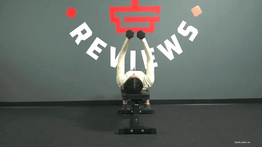 Hình ảnh tập luyện với tạ đôi (dumbbell flyes)