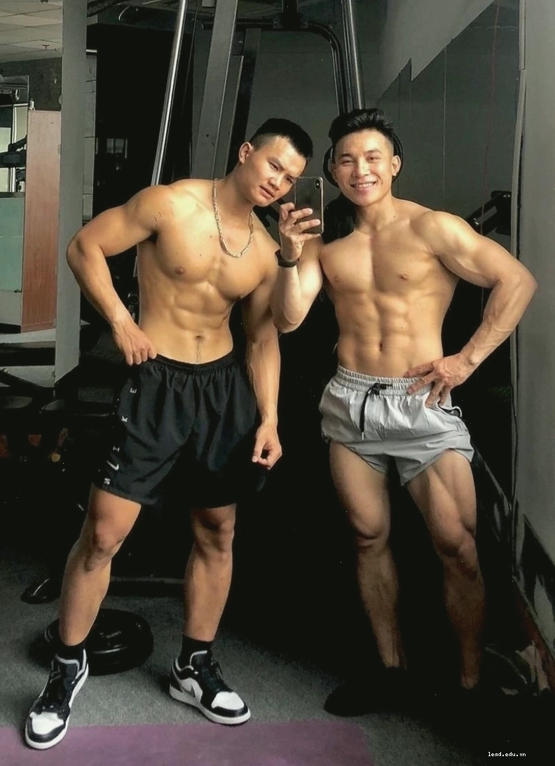 Hình ảnh trai đẹp tập gym với body săn chắc và thần thái tự nhiên đầy cuốn hút