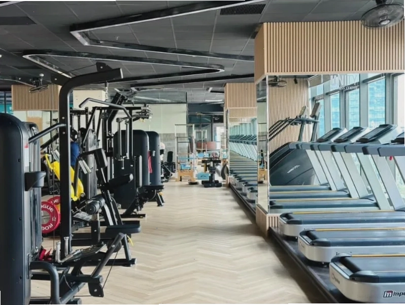 Huấn luyện viên Citigym hướng dẫn học viên