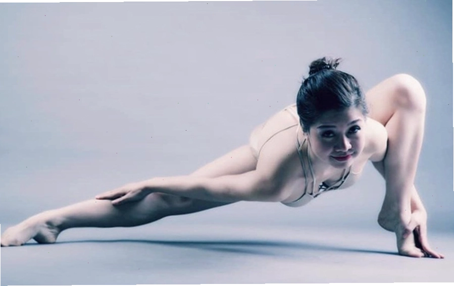 Huấn luyện viên Nguyễn Hiếu hướng dẫn các bài tập yoga cơ bản tốt cho cột sống