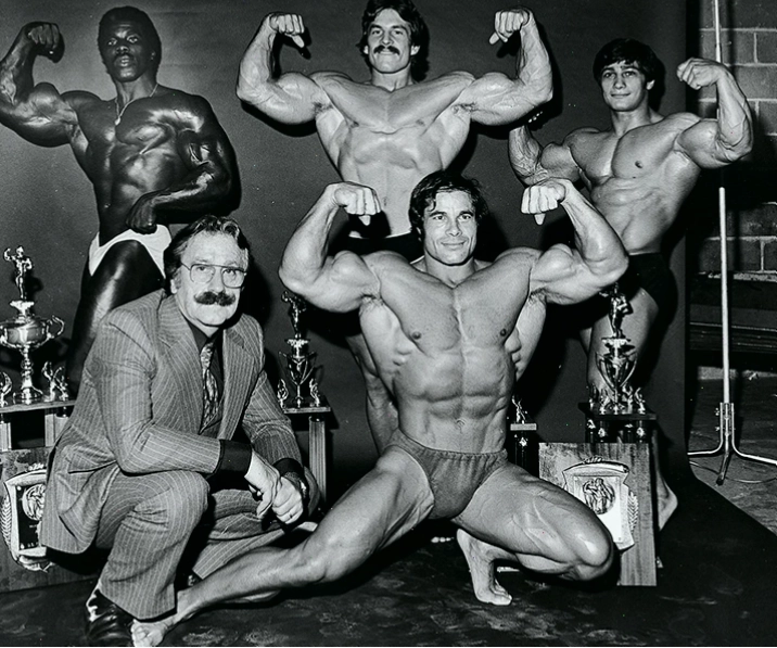 Joe Weider cùng các VĐV thể hình