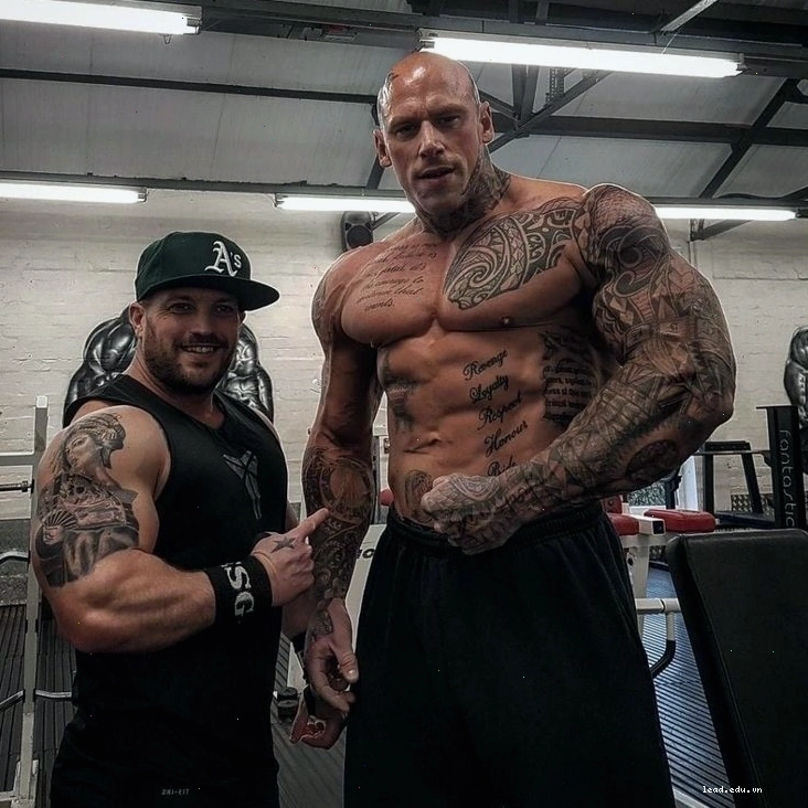 Khẩu phần ăn khổng lồ của Martyn Ford