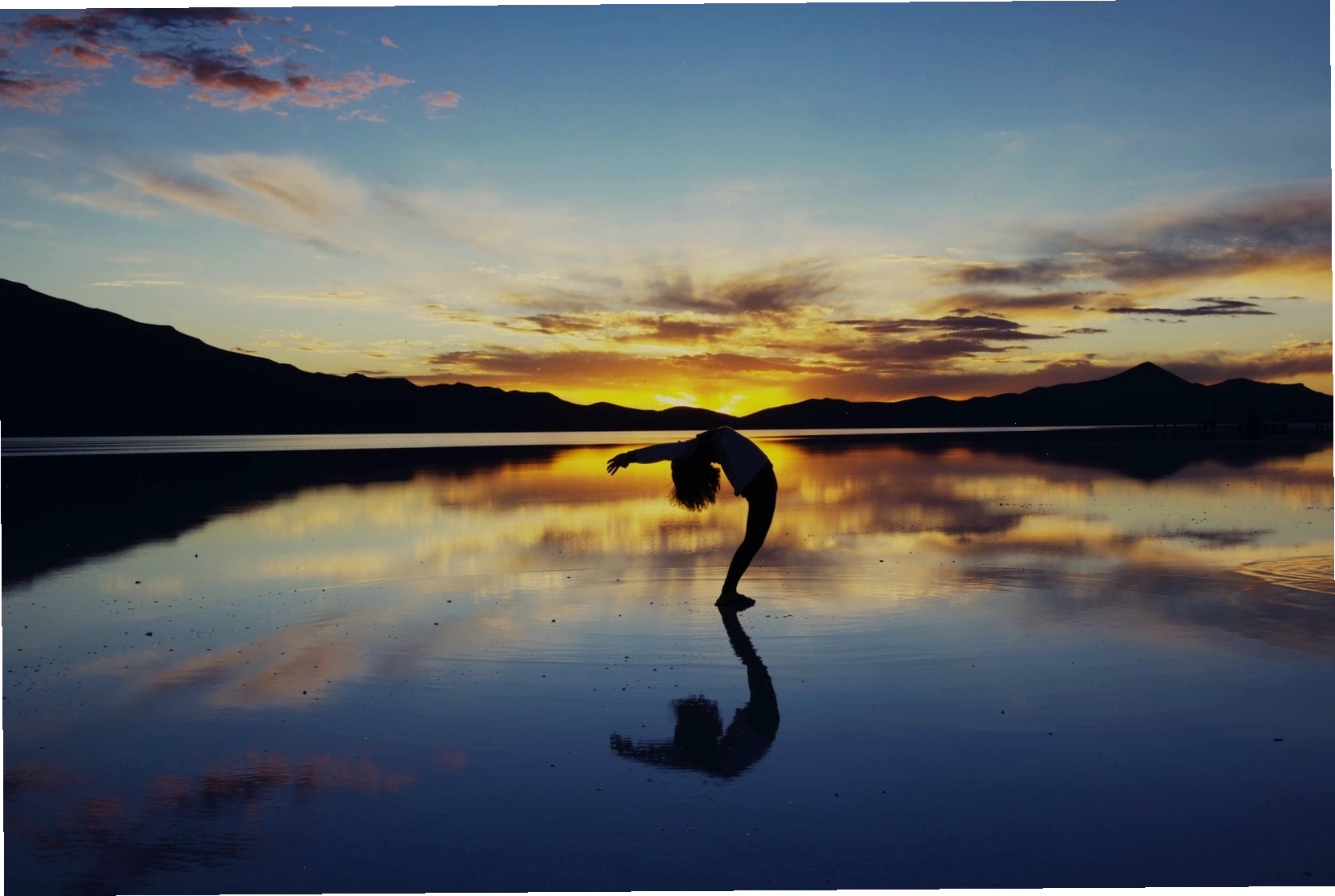 Không gian lớp học Yoga Dây tại Yoga Plus với võng lụa chuyên nghiệp