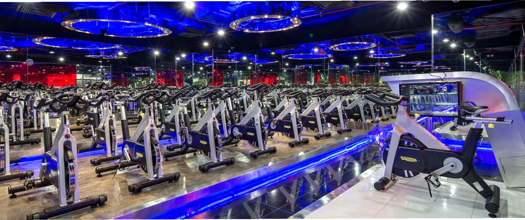 Không gian phòng tập California Fitness & Yoga Times City rộng rãi và hiện đại