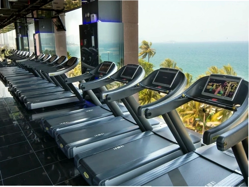 Không gian tập luyện rộng rãi, hiện đại tại California Fitness & Yoga Nha Trang