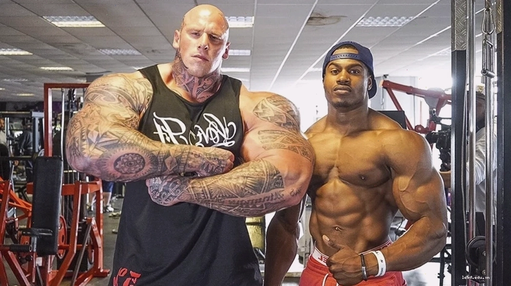 Martyn Ford trong buổi họp báo