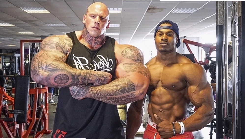 Martyn Ford với chiều cao ấn tượng và cơ bắp săn chắc