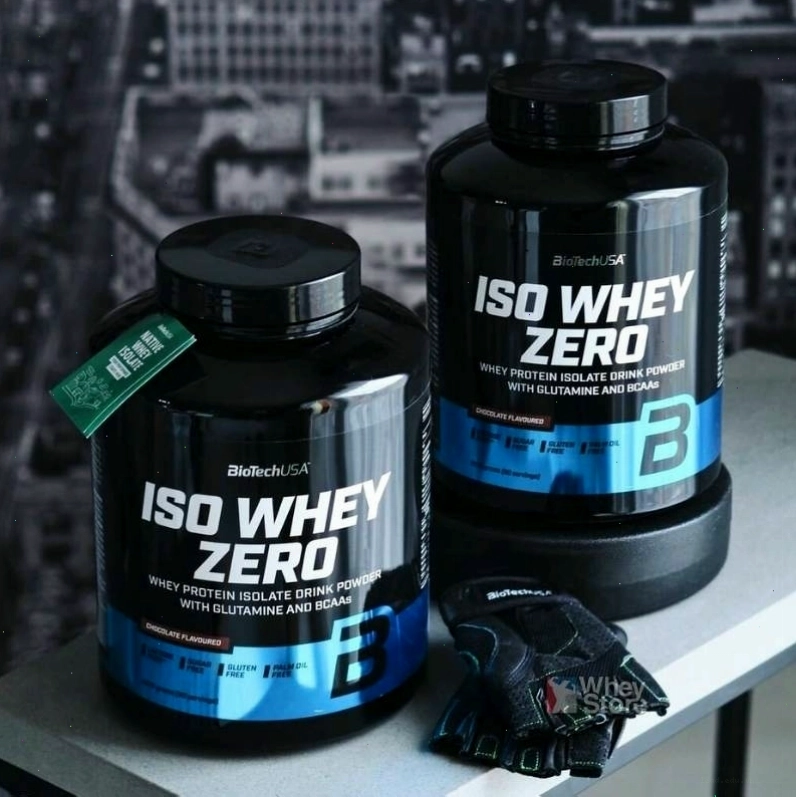 Người tập gym sử dụng bình lắc Iso Whey Zero