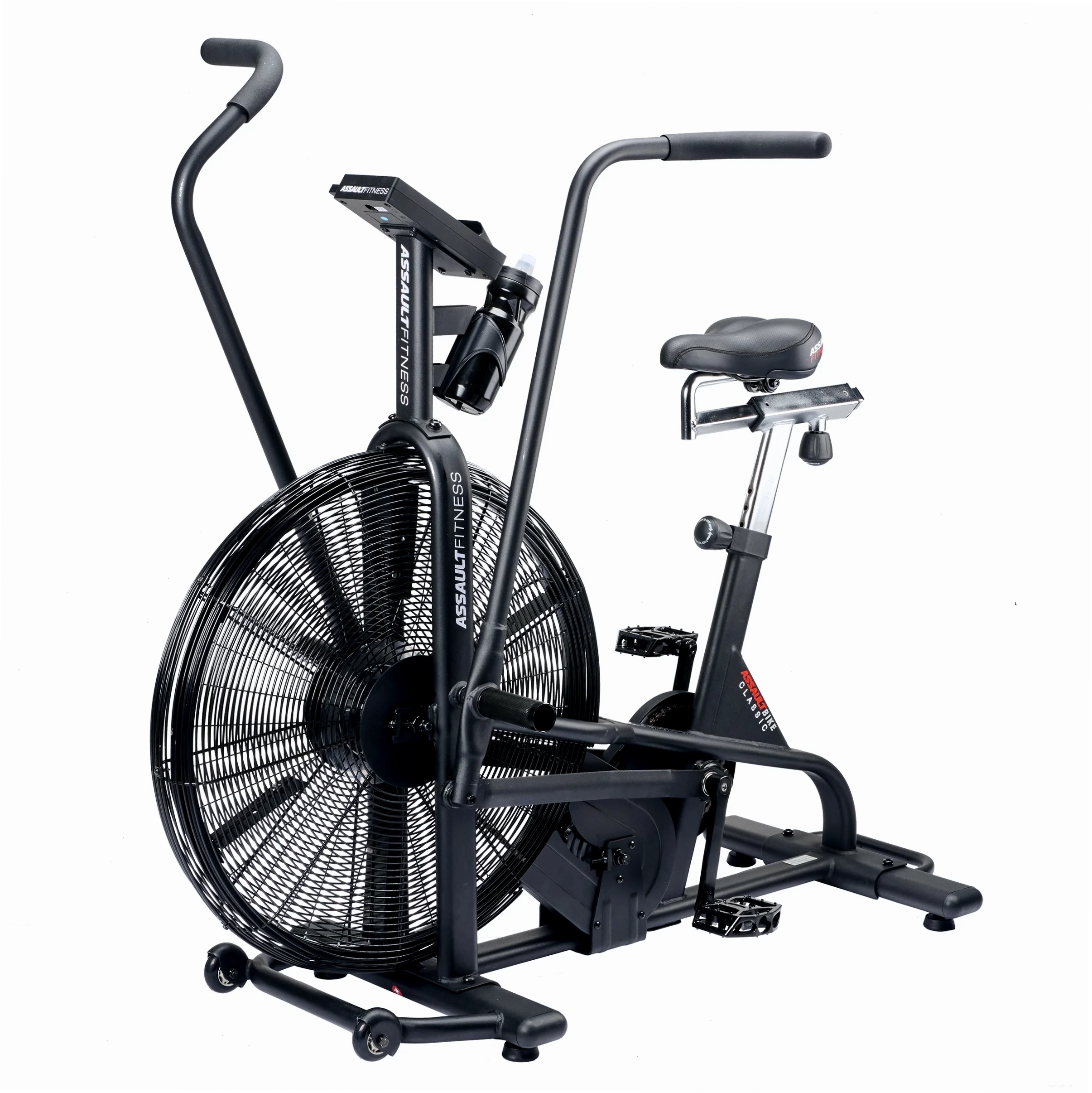 Người tập luyện thực hiện bài tập HIIT trên Assault Bike