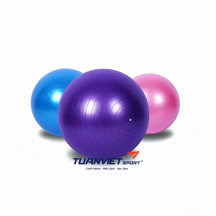 Người tập luyện với bóng Yoga Gym Ball màu xanh
