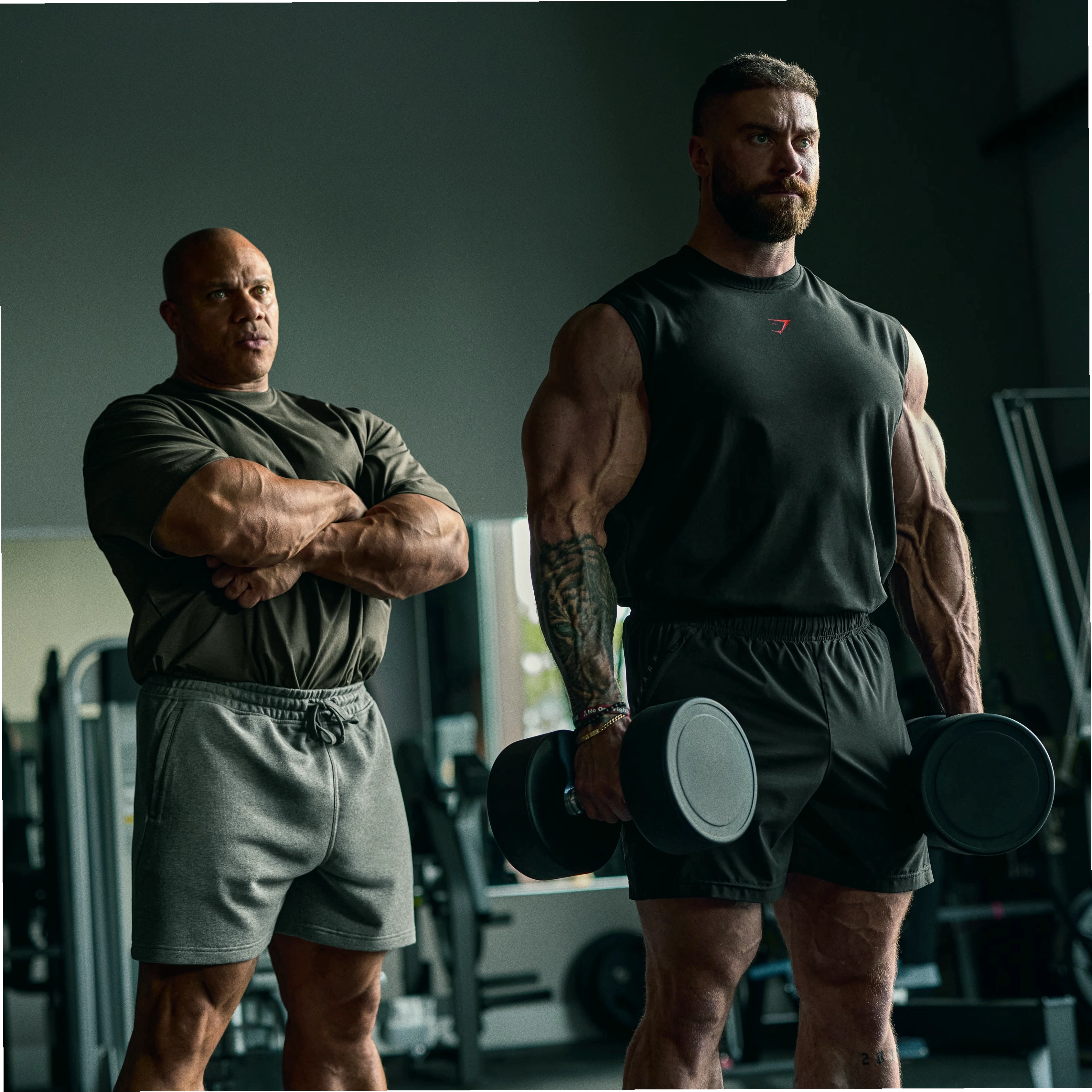 Người tập thực hiện bài Single-Arm Dumbbell Row