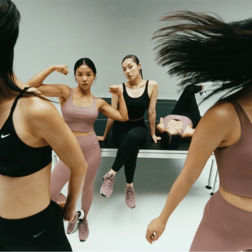 Nhiều loại áo ngực thể thao Nike đa dạng kiểu dáng