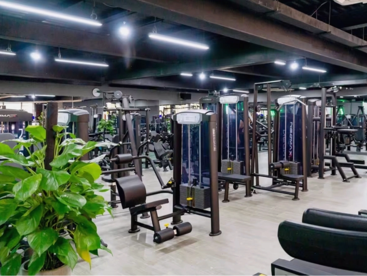 Phòng tập gym ở Tân Phú đẹp - World Fit Center với không gian rộng rãi