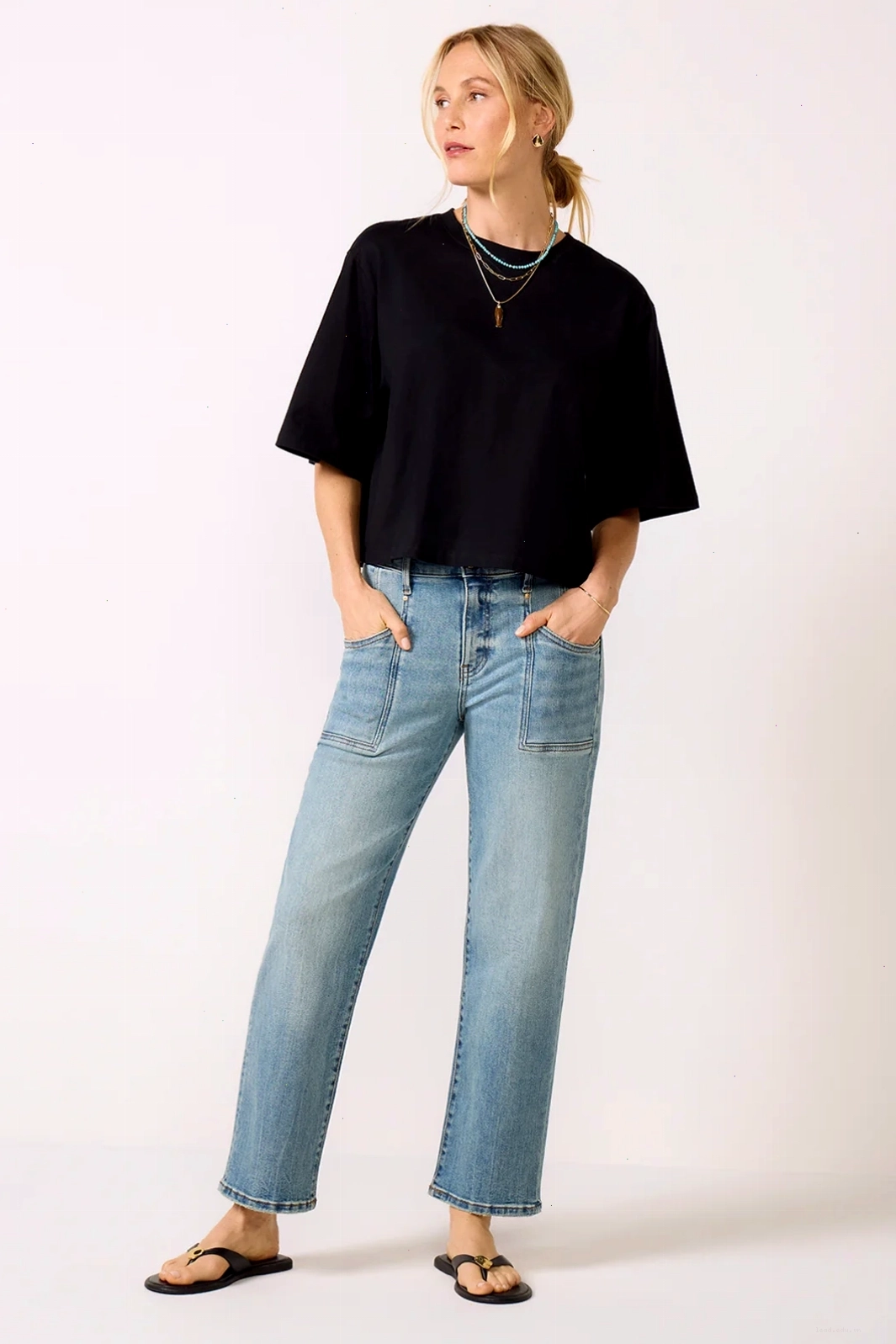 Quần jeans KUT FROM THE KLOTH Avery Straight Leg Jean phối cùng áo sơ mi trắng