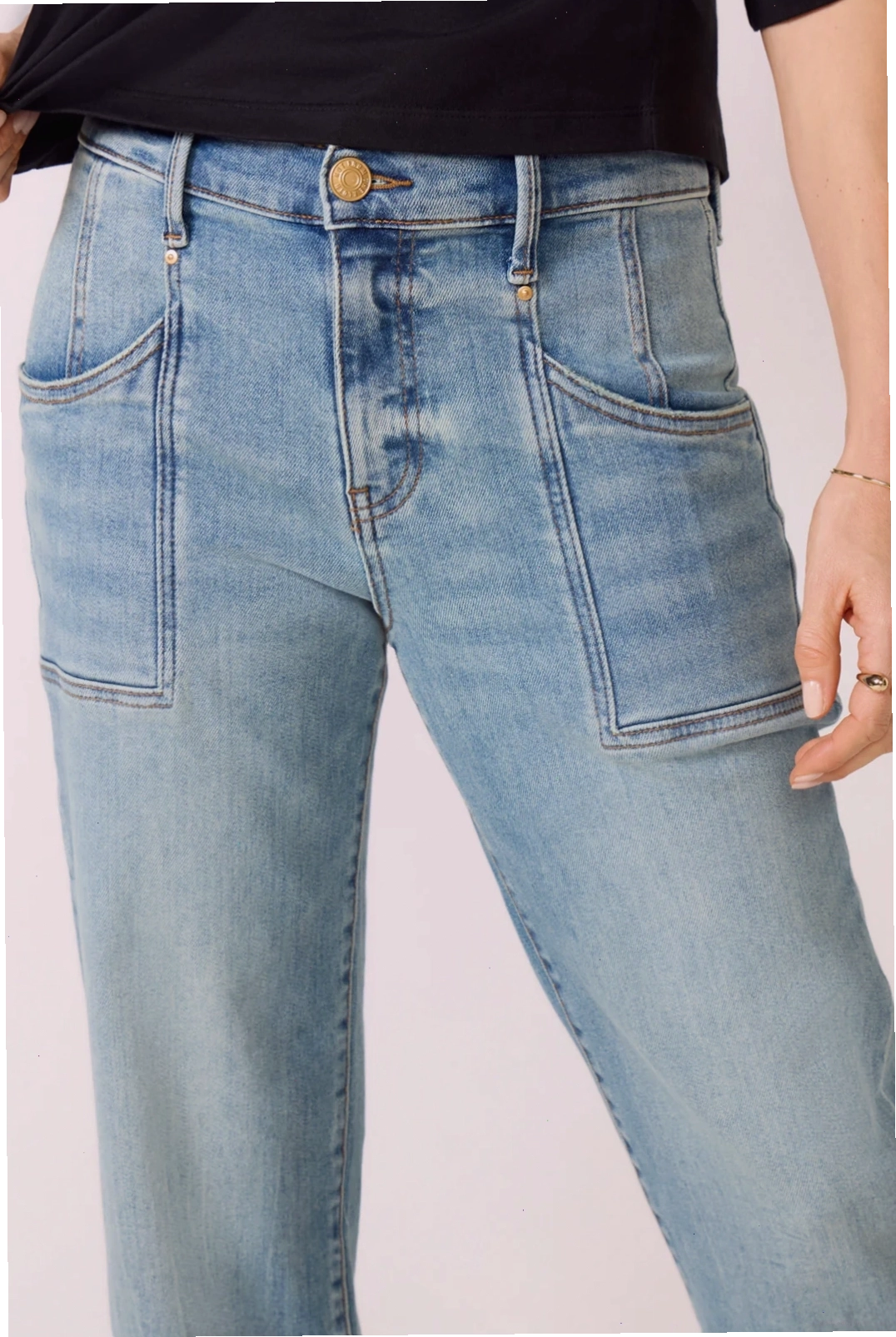 Quần jeans KUT FROM THE KLOTH Avery Straight Leg Jean với chi tiết wash nhẹ