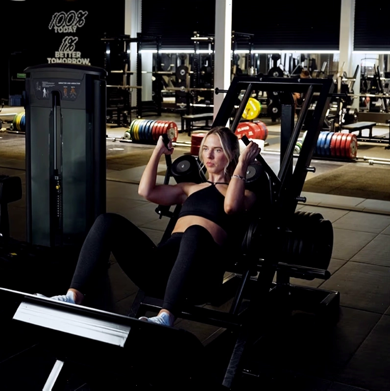 So sánh bài tập Hack Squats và Leg Press