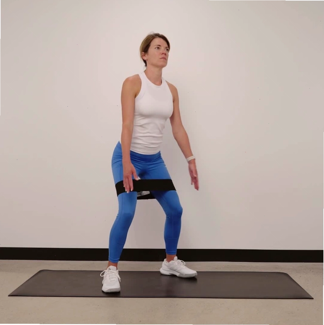 Sử dụng máy tập dạng hông để rèn luyện gluteus medius