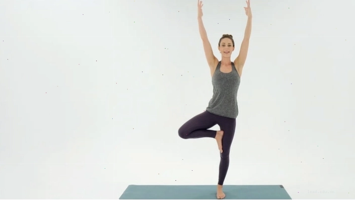 Thực hành yoga tại nhà giúp cải thiện sức khỏe và tinh thần