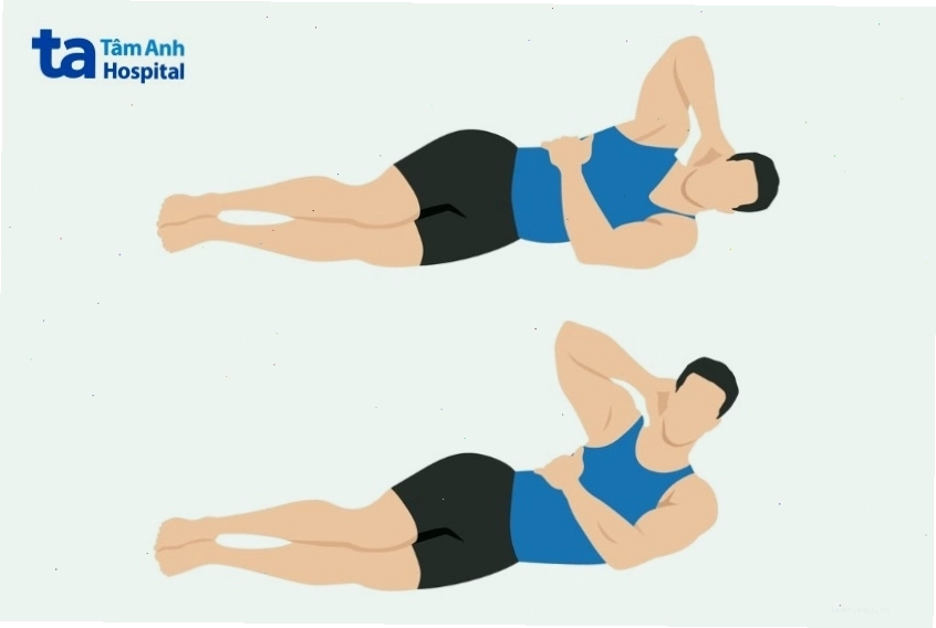 Thực hiện bài tập gập bụng nghiêng cho nữ