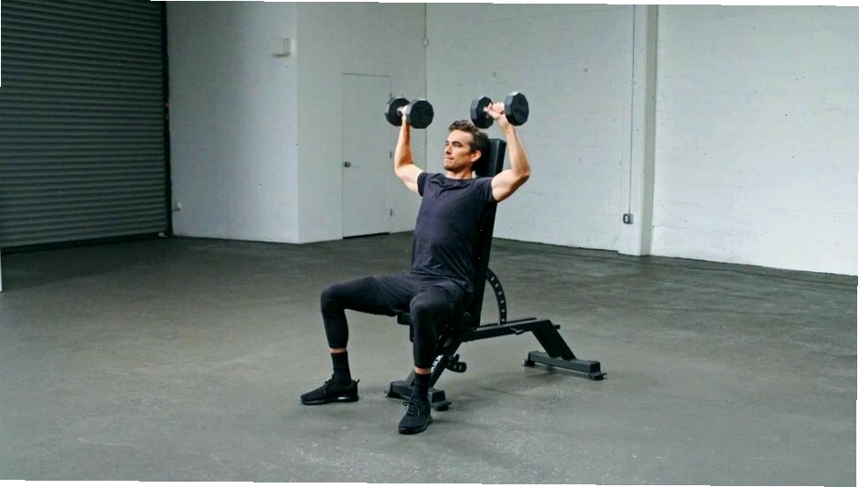 Thực hiện Cable Lateral Raise