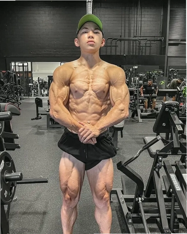 Tristyn Lee tập luyện chăm chỉ