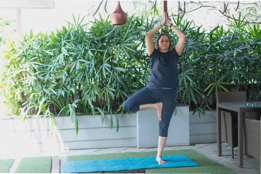 Tư thế cây cầu (Bridge Pose) trong Yoga Dance
