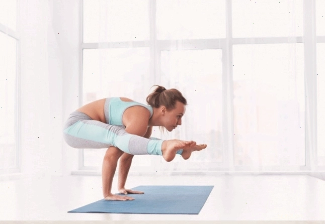Tư thế con đom đóm trong Yoga