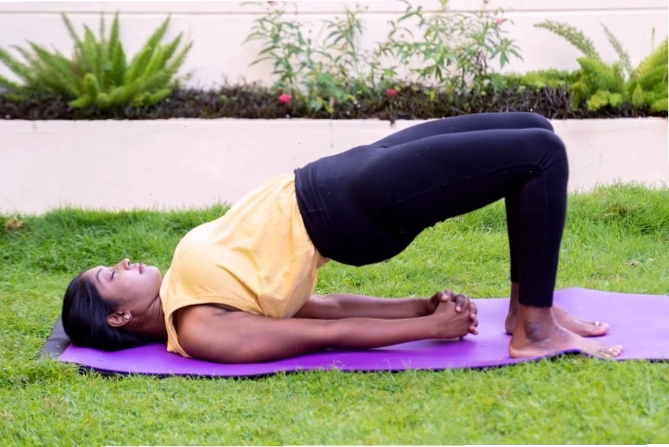 Tư thế lạc đà (Camel Pose) giúp cải thiện tư thế
