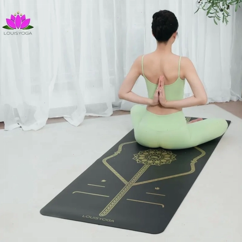 Tư thế trăng lưỡi liềm (Crescent Lunge) giúp kéo dài cơ thể
