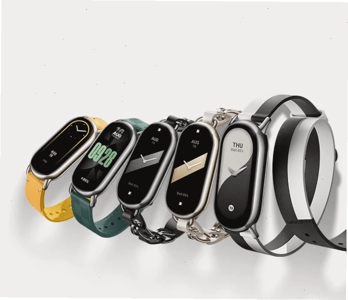 Xiaomi Smart Band 8 với khung viền kim loại màu vàng sâm panh